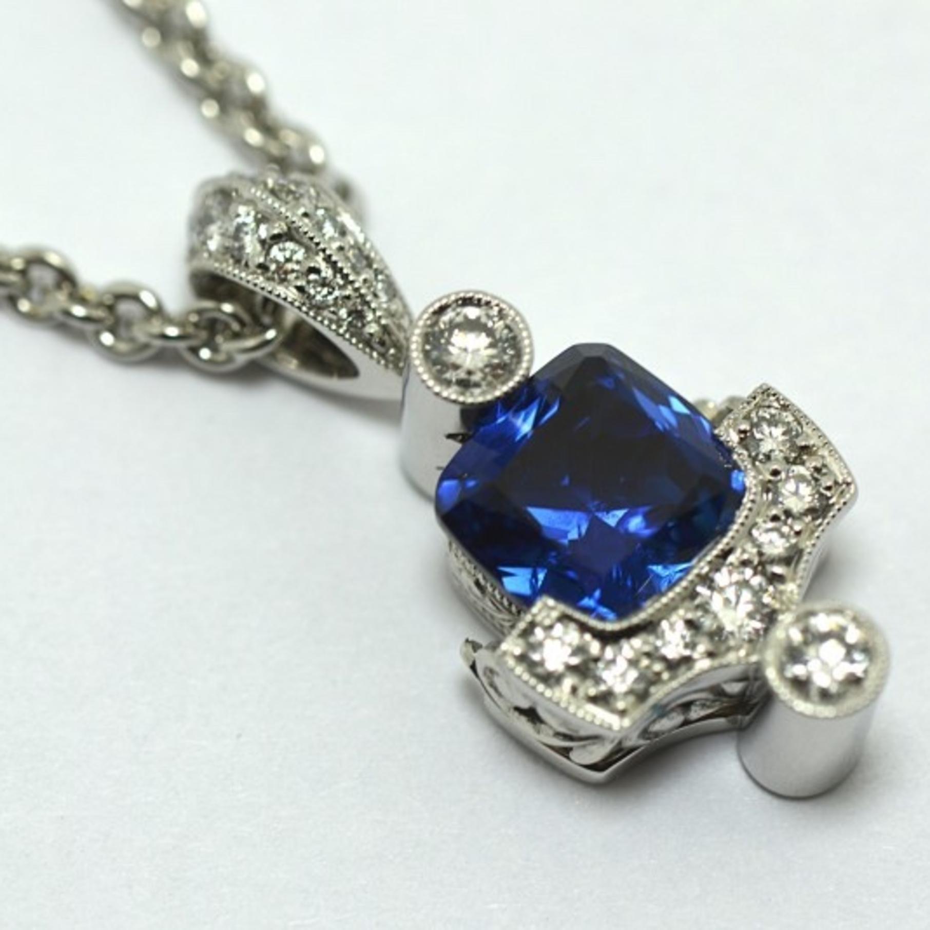 Yogo Sapphire Pendant