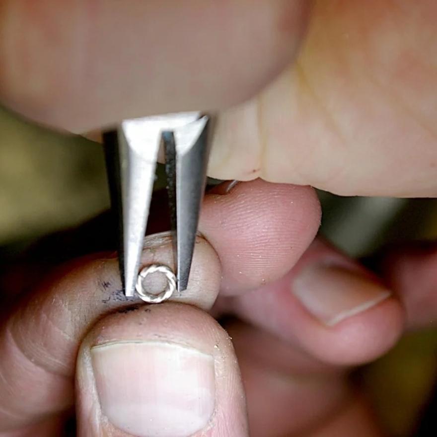 Tweaking the platinum chain loops