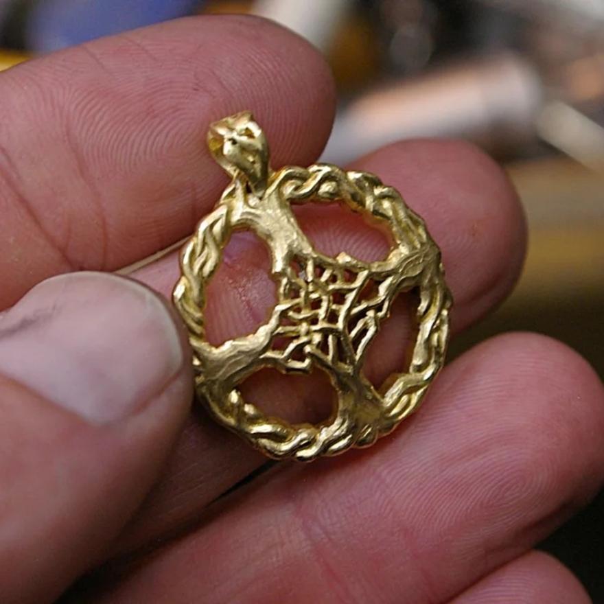 The solid gold base is complete
