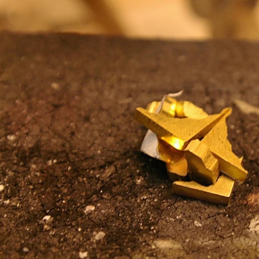 Leftover metal from main pendant. 13 / 49