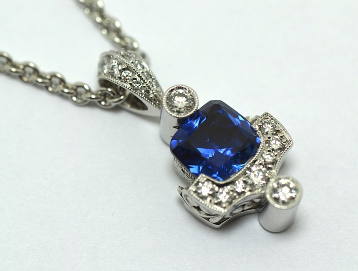 Extraordinary Yogo Sapphire Pendant