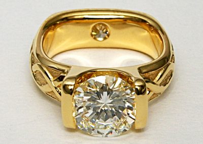 2.50ct bar set diamond ring , 18k yellow gold (anniversary and/engagement ring)